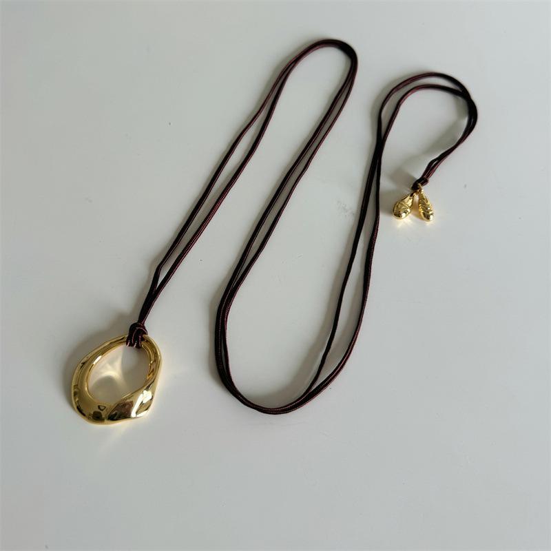 

Элегантное женское ожерелье с подвеской в виде кольца из кожи в китайском стиле