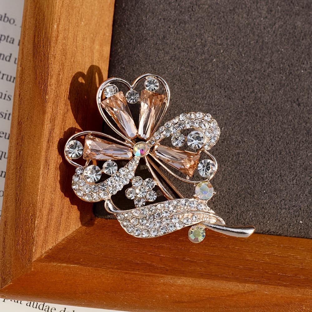European Retro Light Luxury Rhinestone Hibiscus Flower Brooch - Women s Fashion Pin for Suit Jackets