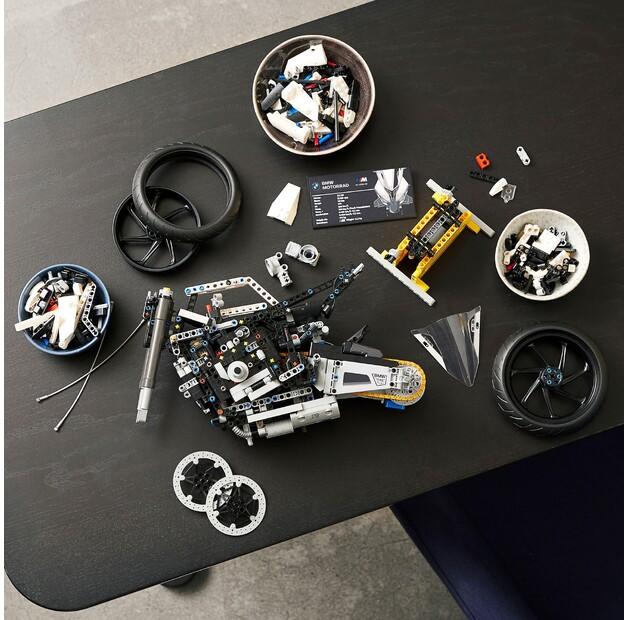 LEGO Technic 42130 BMW M 1000 RR