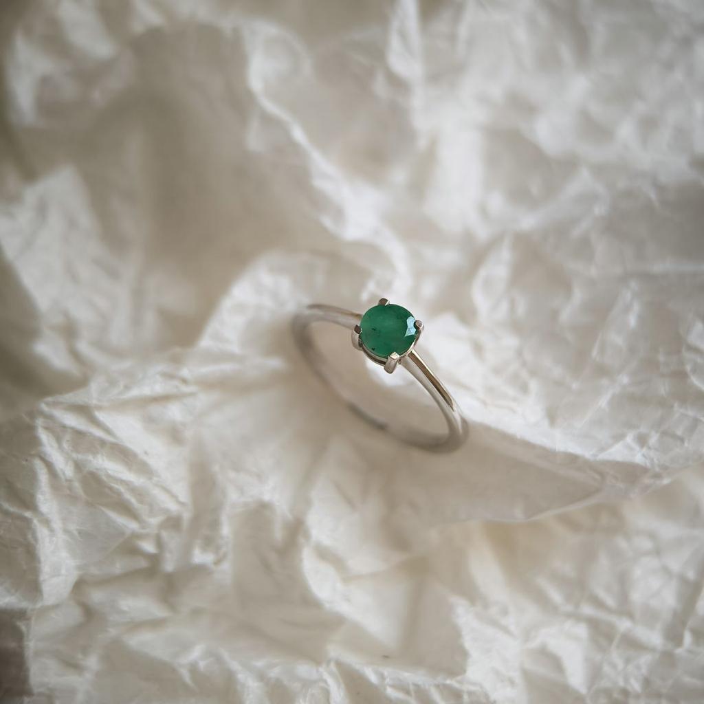Silver Ring with Natural Emerald 0.488ct, Item Weight 1.71 Gr (2179962)