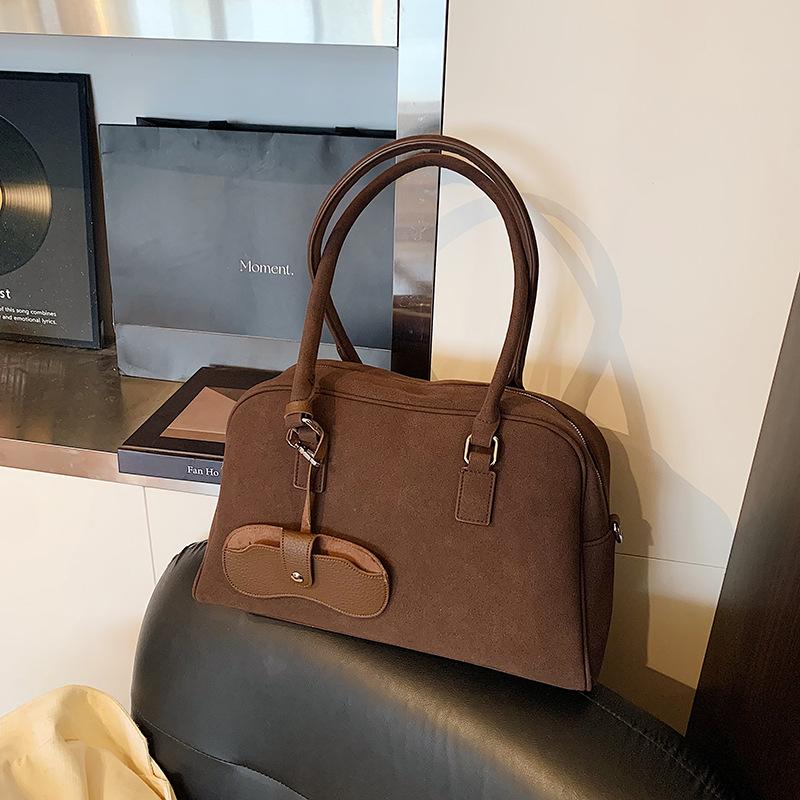 Large capacity bag women's 2025 new fashion high sense retro shoulder bag commuter versatile pillow bag big bag