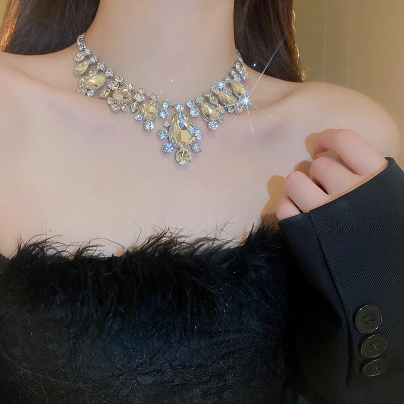 Shiny Rhinestone Crystal Necklace for Women Luxury Party Wedding Necklace Geometric Water Drop Collarbone Necklaces Jewelry