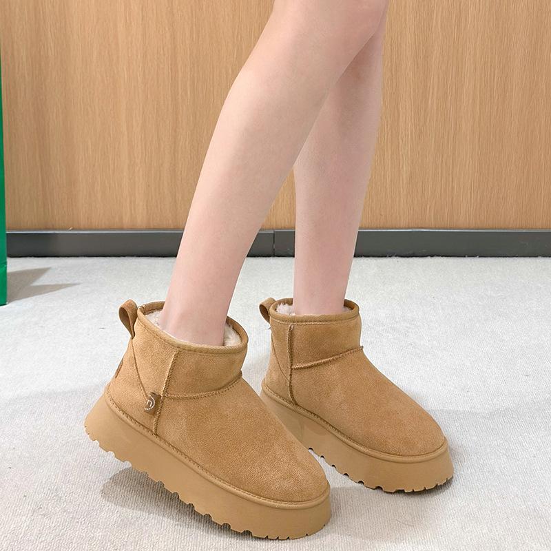 Herfst en winter grote maat nieuwe dikke zool verhogende sneeuwlaarzen dames pluizige sneeuwlaarzen suède antislip katoenen schoenen