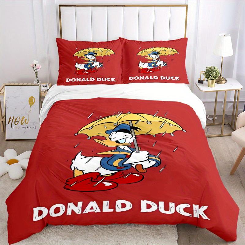 3pcs Red Donald Duck Printed Quilt Set, Includes 1 Quilt Cover and 2 Pillowcases, Machine Washable, Suitable for All Seasons.W090