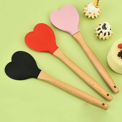 1 Stück Herzförmiger Silikonlöffel mit Holzgriff Valentinstag Liebe Backspatel Küchenutensilien Kuchenbackwerkzeug