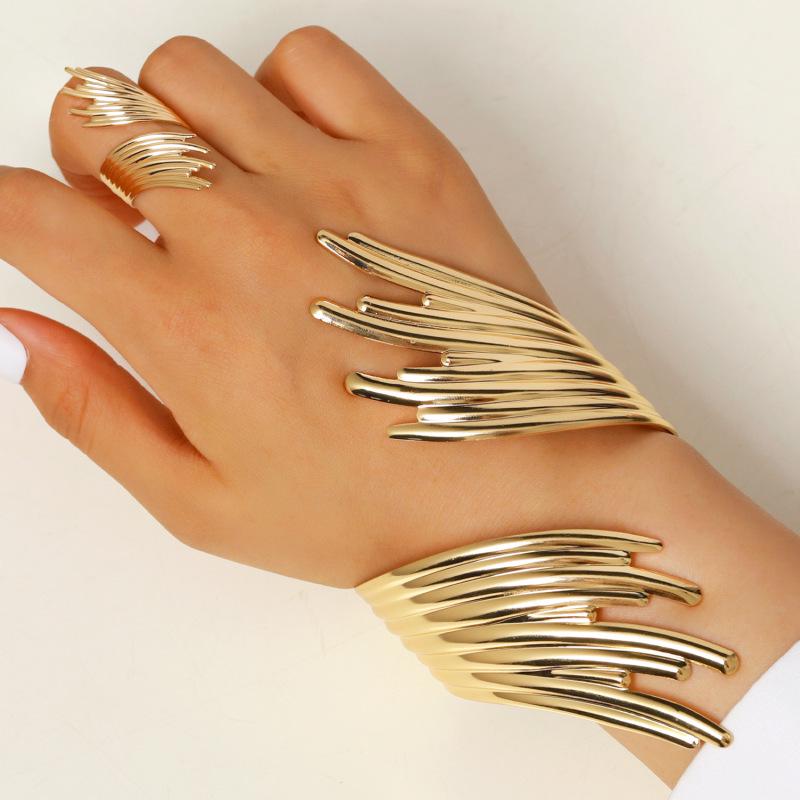 2-teiliges kreatives Metall-Durchbruch-Blatt-Armreif- & Ring-Set für Damen