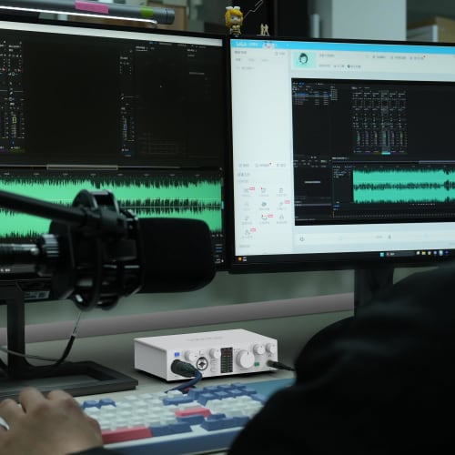 TOPPING E 2x2 OTG 2-in/2-out Audio Interface, Audio Mixer for Streaming, DTM, Mixing, Music Production, Singing, and More, AUX OTG, USB Type-C to Opti