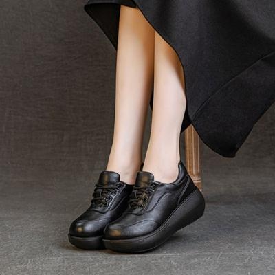Popularne retro małe skórzane buty damskie pojedyncze buty 2025 wiosna nowe skórzane buty na platformie muffin bottom płaskie antypoślizgowe mokasyny