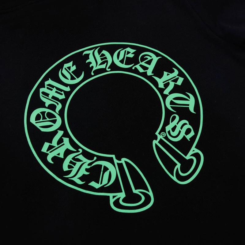 805 CHROME HEARTS 2025 Herbst und Winter Neues Übergrößen-Kapuzensweatshirt im klassischen Stil mit Logo, geeignet für Paare