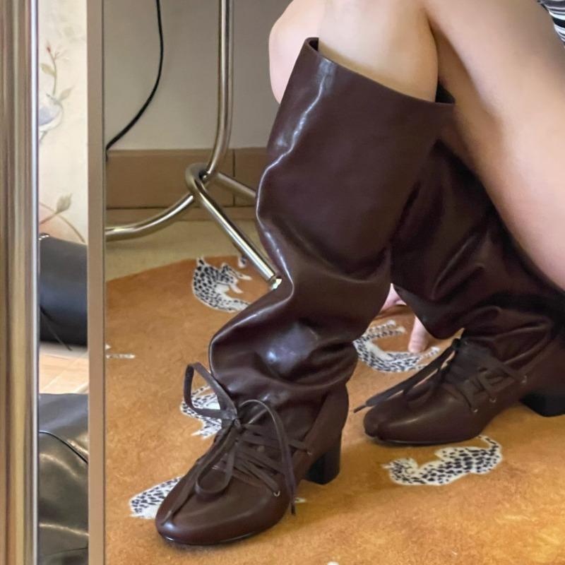 [Famous Fox Shoes]~ Fake two-piece retro round head strap pleated piled boots thick heel high sheepskin boots