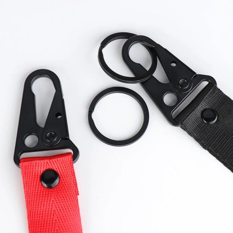1pc Fashion Creative Metal Ribbon Car Keychain Key Ring Key Chain For BMW E46 E90 E60 F30 E39 F10 E87 E36 F20 E92 Car Styling