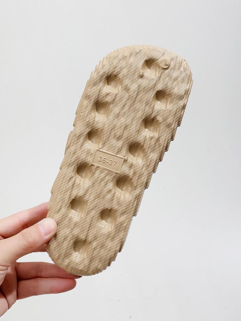 2026 Fashionable Thick-Soled EVA Sandals for Couples - Versatile Indoor/Outdoor Wear in Solid Colors