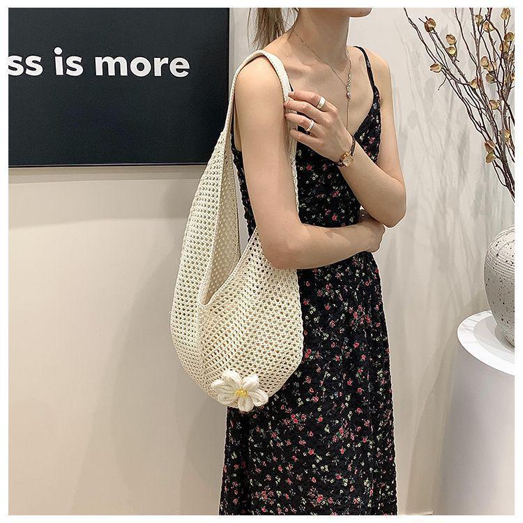 Large Capacity Floral Knitted Beach Tote - Stylish Woven Shoulder Bag for Women