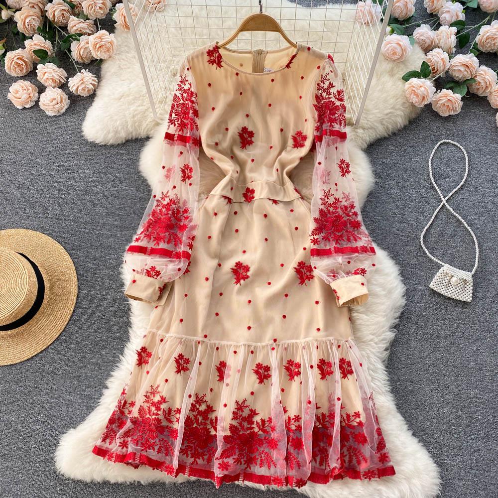 

RUGOD Новое сетчатое платье с вышивкой во французском стиле ретро, ​​тонкое платье с рукавами-фонариками и вышитыми рюшами, длинное платье выше колена