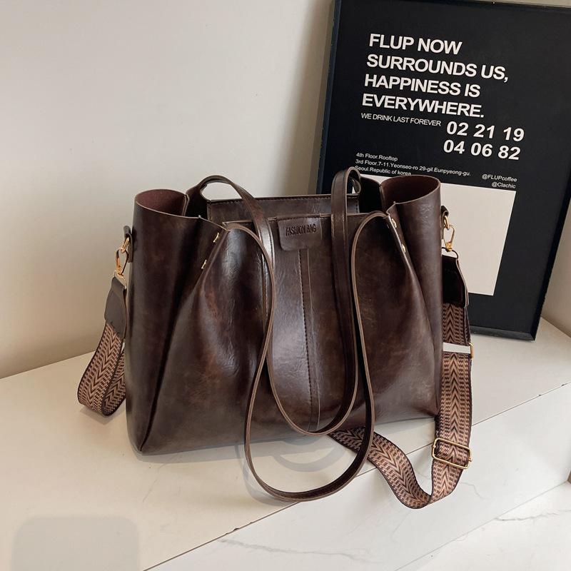 Bag women's new autumn and winter commuting niche armpit large capacity retro fashion tote bag shoulder bag