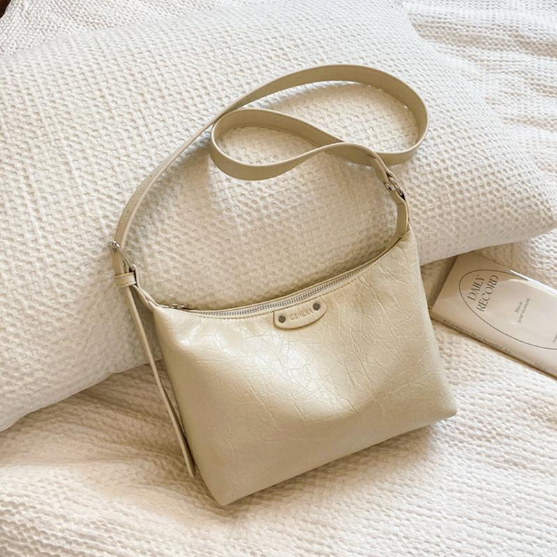 Retro Casual Shoulder Bags For Women  New Large Capacity Solid Color Handbags Simple Pu Leather Female Crossbody Purse