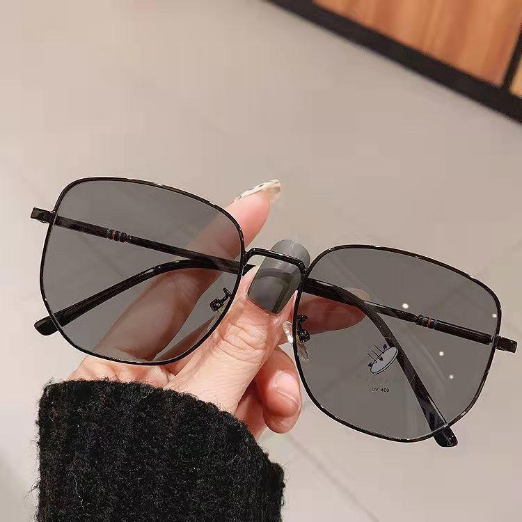 

Фотохромные очки для близорукости, женские, металлическая оправа, фильтр синего света, УФ-защита, готовые компьютерные очки, степень защиты от -50 до -400 0