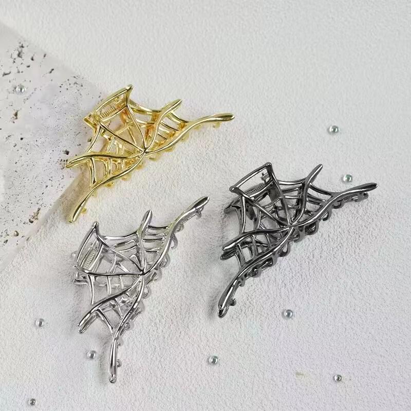 Halloween Skull Spider Web Metal Hair Claw – Gothic Hollow Hair Clip for Women