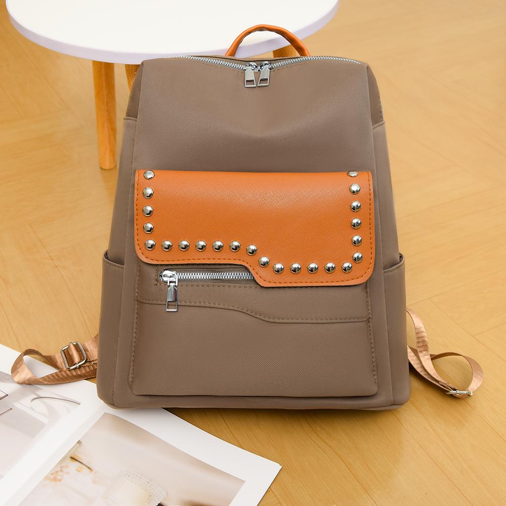 Женский рюкзак с заклепками — фото 20