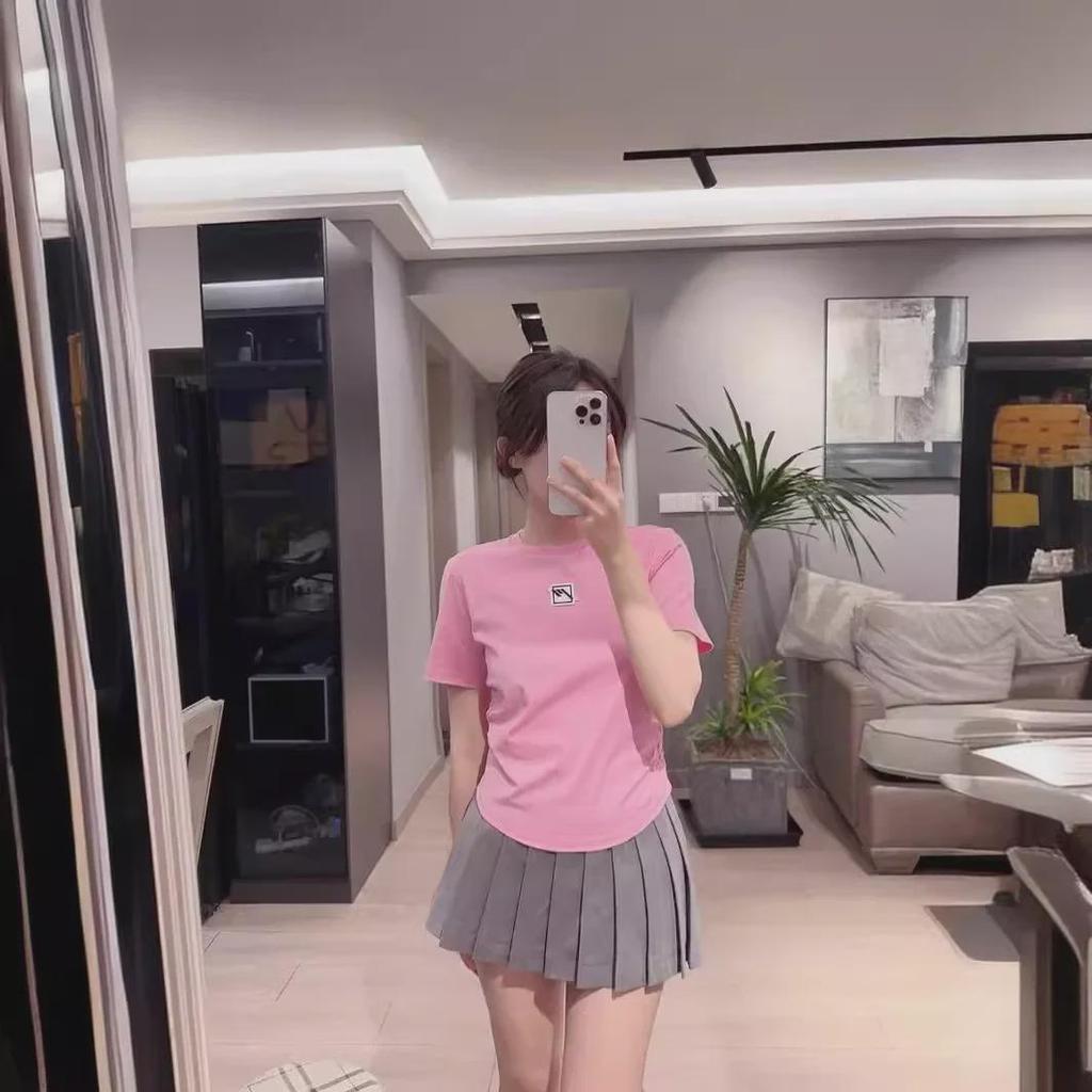 MO*CO Damen 2025 Frühling/Sommer Gummi-Patch Cropped T-Shirt - Kurzarm, Rundhalsausschnitt, Geraffter gebogener Saum