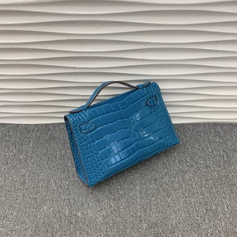

2025 Новая кожаная женская сумка с тиснением под крокодила, сумка поколения, высококлассная цепочка, портативная на плечо, сумка-мессенджер, трансграничная about 22 * 14 * 8CM in length (with chain)