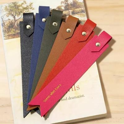 Marque-page en cuir personnalisé avec porte-stylo - Personnalisable avec logo, Marqueur de page pointu