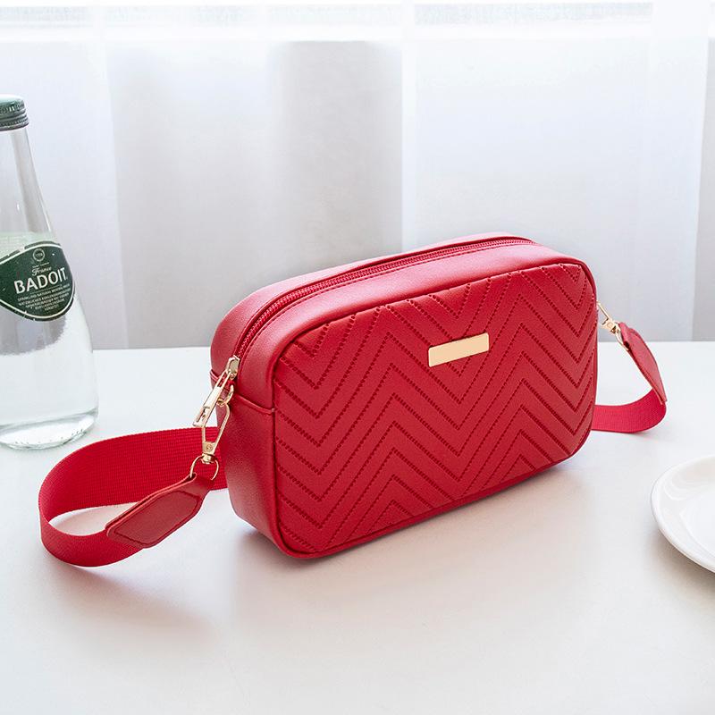 2023 Women's Embossed Wave Pattern Square Camera Shoulder Bag