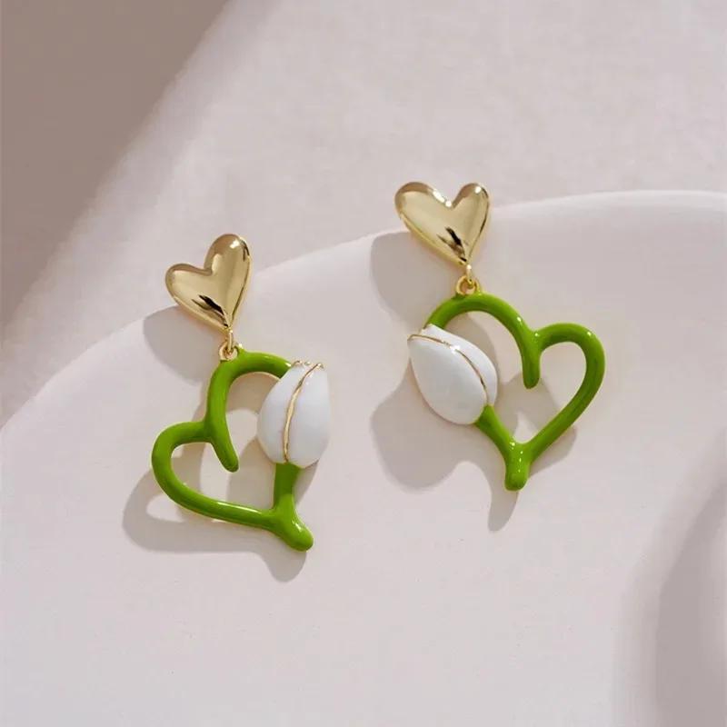 Boucles d'oreilles asymétriques mode coréenne feuilles vertes fleur blanche pour femmes boucles d'oreilles clous perle mignonnes douces bijoux piercing cadeau
