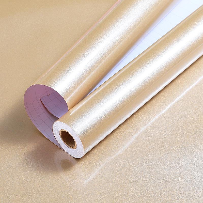 Renovace vodotěsného perlového nábytku a samolepicí samolepky na zeď