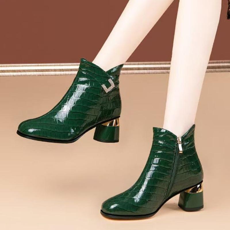2026 Herbst und Winter Neue Kleine Stiefeletten Lässig Runde Spitze Lackleder Vintage Damen Nackte Stiefel