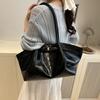 Large Capacity Underarm Bag Women's 2025 New Trendy and Fashionable Commuter Handbag Minimalist Pleated Shoulder Tote Bag