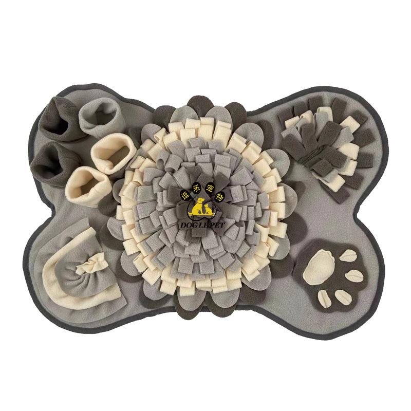 Pet Snuffle Mat Dog Sniffing Mat Slow Feeding Pad Anti-Boredom Plush Mat for Dogs Cats Dog Supplies