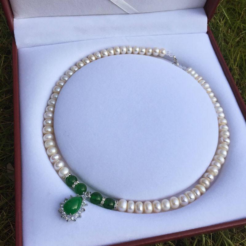

High-Luster 8-9mm Freshwater Pearl & Agate Necklace - Ideal Gift for Mother, Mother-in-law, or Elderly Women