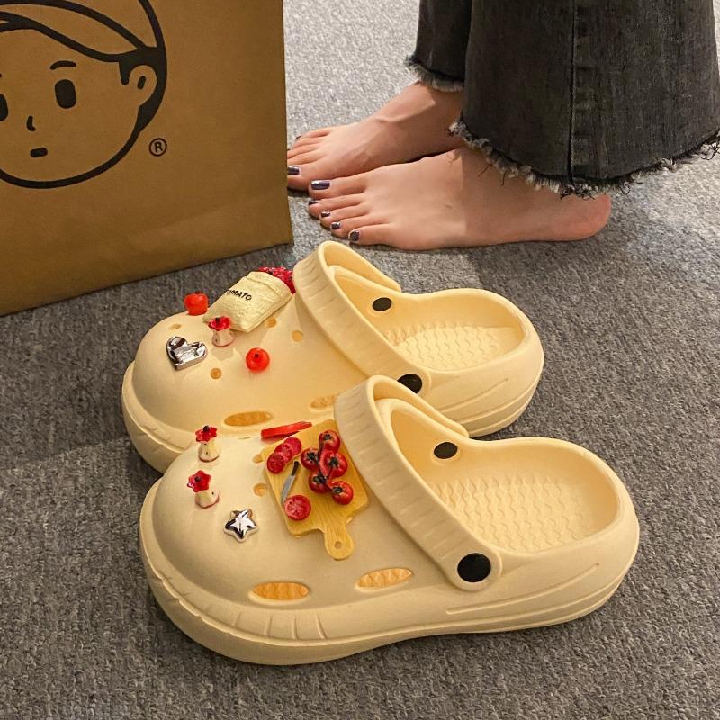 Niche cartoon cute outer hole shoes women's summer new thick-soled non-slip breathable bag head cool slippers soft
