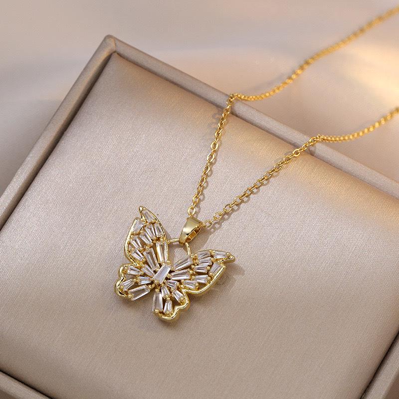 Butterfly Necklace with Color-Retaining Zircon - Fashionable, Versatile Women's Jewelry Accessory.