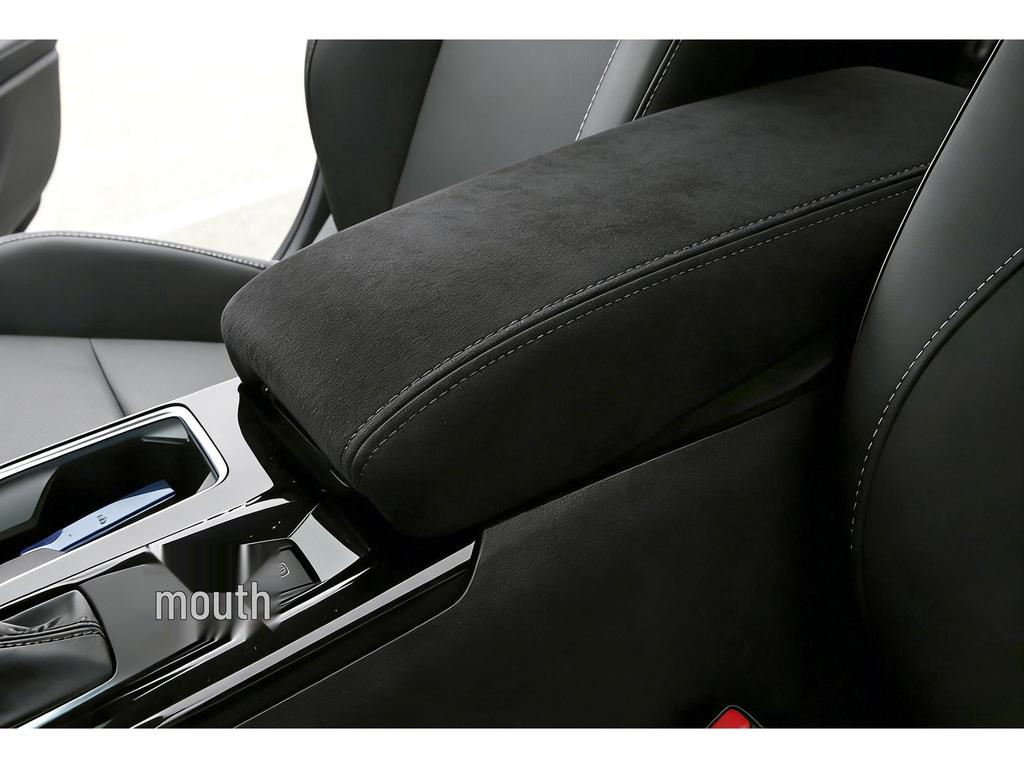 Microfiber Leather Armrest Cover for 2024-2026 Camry 9th Gen - Durable, Wear-Resistant, and Dirt-Resistant.