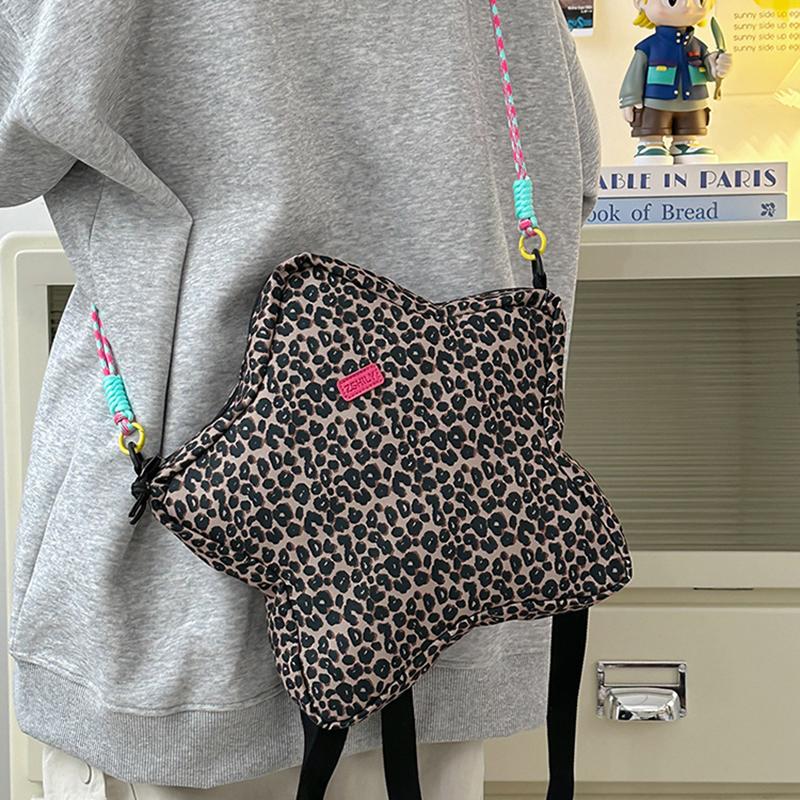 Rucksack in Sternform mit Leopardenmuster, verstellbarem Riemen, lässiger Schultertasche aus Nylon für Reisen, Shopping und Partys KTY