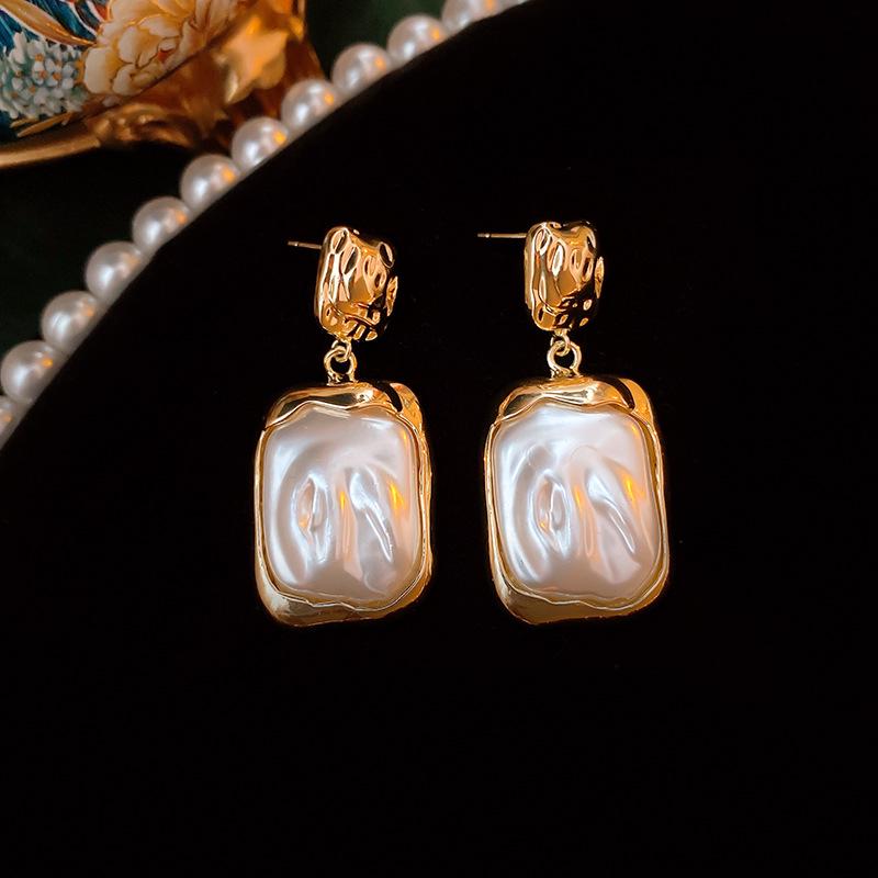 Vintage Silver Pearl Stud Earrings - Elegant Light Luxury Court Style