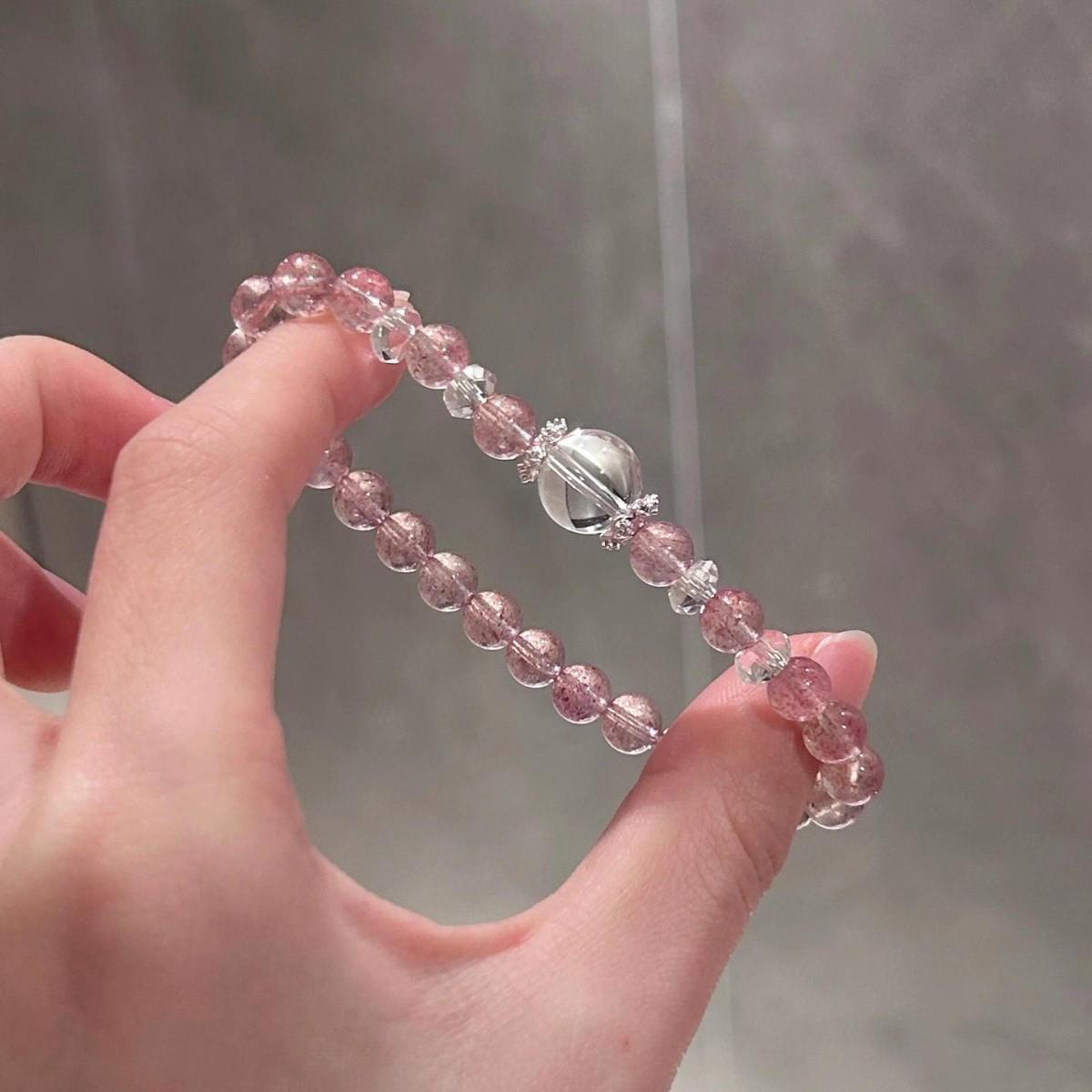 

Natural Strawberry Crystal Beaded Bracelet, New Chinese Style Vintage Elegant Bracelet, Light Luxury High-End Jewelry for Women Size6MM