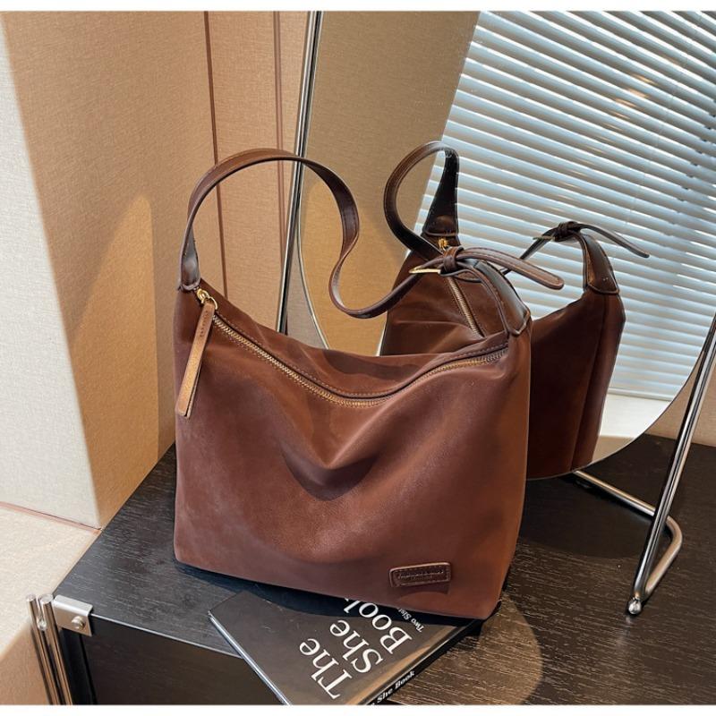 

Замшевая сумка женская большой вместимости новая осенне-зимняя ретро сумка через плечо мессенджер сумка-пельмень для通勤 темно-коричневого