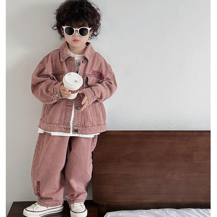 

Детские джинсовые костюмы для детей Весна и Осень Розовая Крутая Красивая Детская Куртка Комплект-двойка для мальчиков Модный и Крутой 140