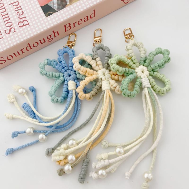 Pastoral Style Creative Colorful Hand-Woven Flower Tassels Keychain Creative Backpack Decoration Good Gift For Women Girls