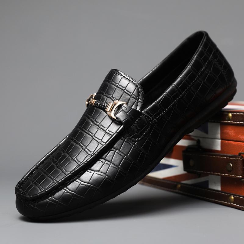 Echtes Leder Luxusmarke Herren Slipper Herren Freizeitschuhe Italienische Mokassins Atmungsaktiv Slip-on Herren Fahrschuhe Chaussure Homme