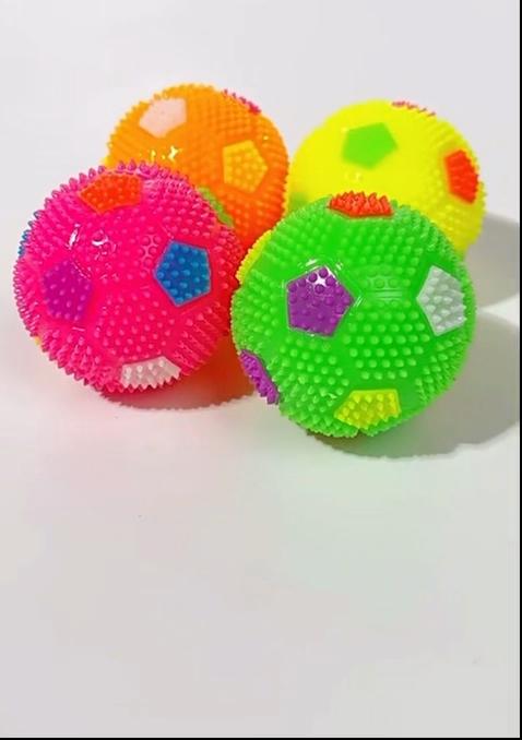 Kreatives leuchtendes Fußballspielzeug für Haustiere, Flash-Bounce-Ball, Bissgeräusch, hörbares Fußballspielzeug