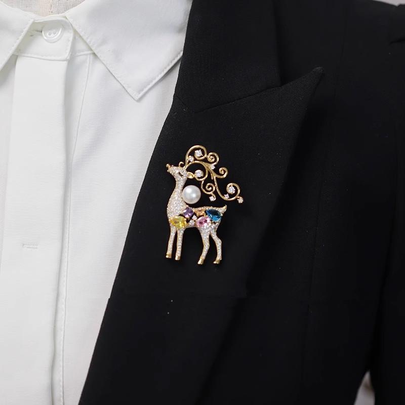 Squisita Lussuosa Carina Animale Cervo Spilla Femminile Intarsiata Scintillante Zirconia Cubica Coordinato Abito Camicia Elegante Gioielli da Festa Bel Regalo
