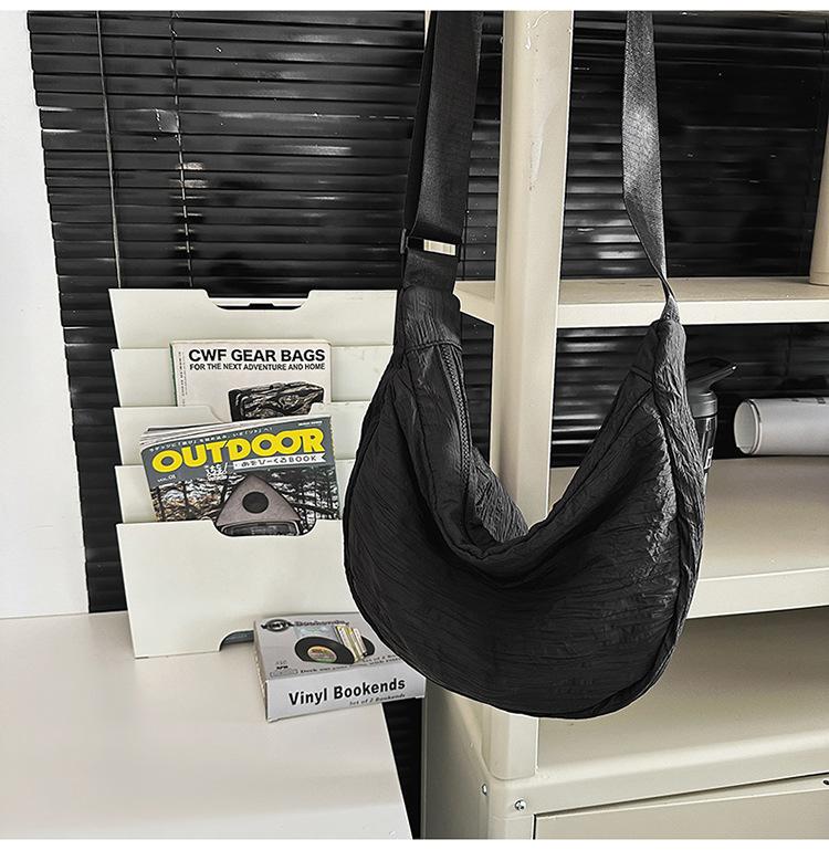 Men'S And Women'S Niche Pleated Lazy Style Big Satchel Casual Commuter Messenger Bag Fashion Trend Black Shoulder Bag