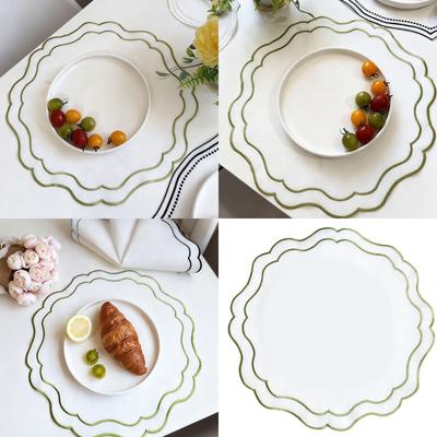 Doppellagige Tischmatte mit Muschelkante, waschbar, runde Platzmatte, Stickdesign in Blumenform für Party-Esstischdekorationen