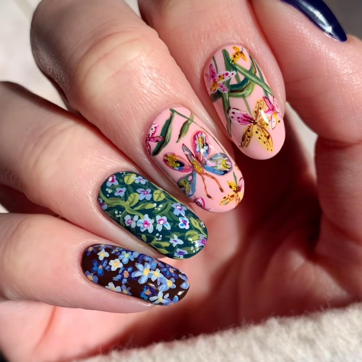 

Spring Floral & Butterfly Nail Art Patches - Green Wearable Fake Nails