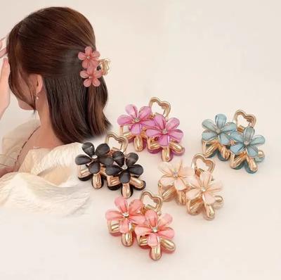 1PC Fashion Crystal Flower Clip Female Medium Plate Hairpin Hair Clip Internet Celebrity Shark Clip Hairpin Headgear