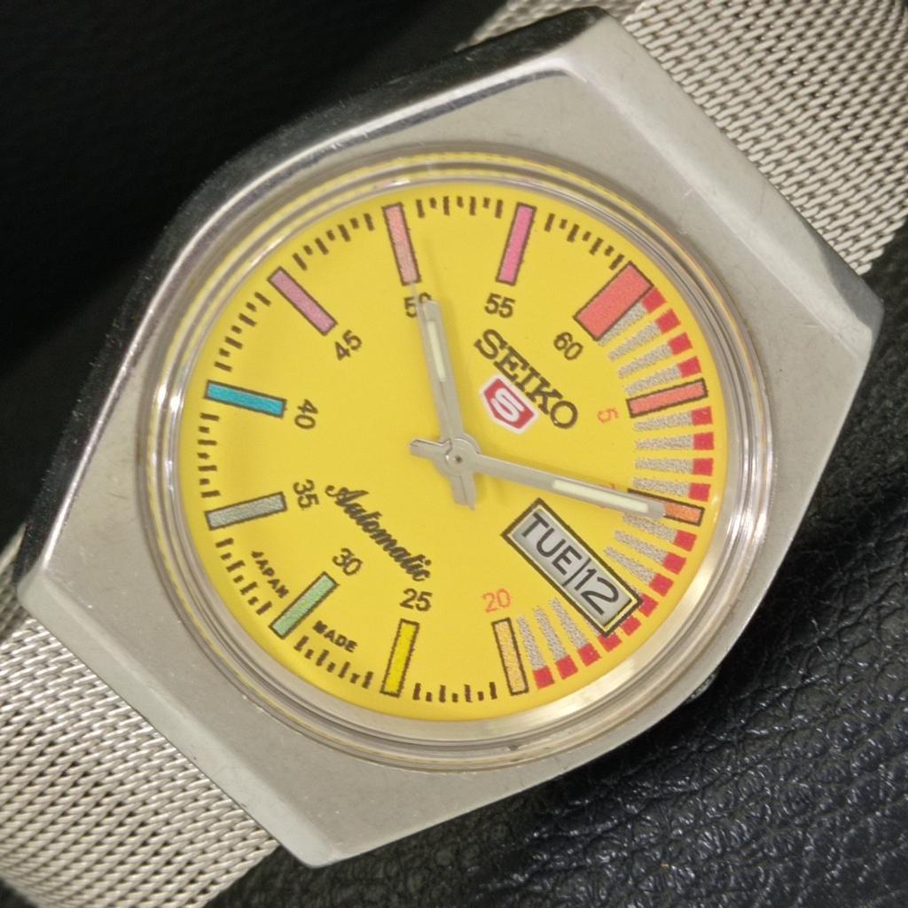 

JAPAN VINTAGE SEIKO 5 AUTOMATIC MENS YELLOW COLOR DIAL WATCH a701217-5 R206a-a701217